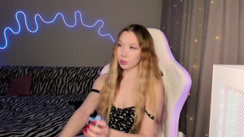 Mina online show from 16, 1, 2025