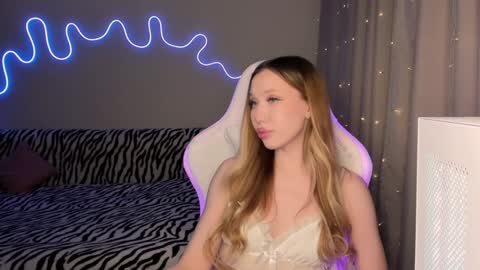 Mina online show from 24, 1, 2025