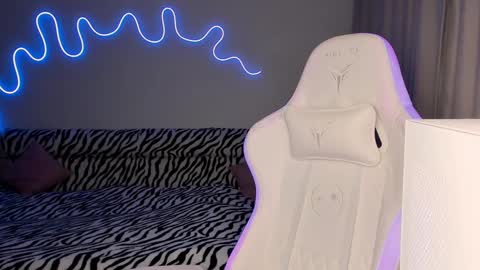 Mina online show from 9, 2, 2025