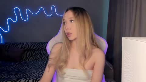 Mina online show from 10, 2, 2025