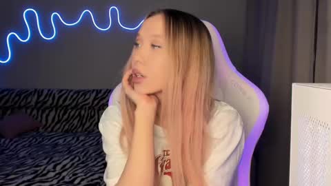 Mina online show from 2, 3, 2025