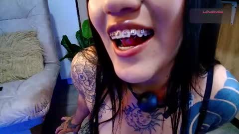 Valery Gonzales online show from 25, 6, 2026