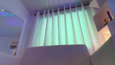 Snapshot of nezo_ chatting on 29, 9, 2025 Angie Instagram angie julianac add me online show from 29, 9, 2025