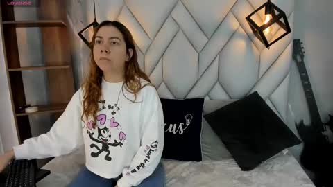 Snapshot of nezukokamado1_ chatting on 17, 2, 2025 Milena online show from 17, 2, 2025