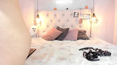 Snapshot of nezukokamado1_ chatting on 8, 11, 2025 Milena online show from 8, 11, 2025