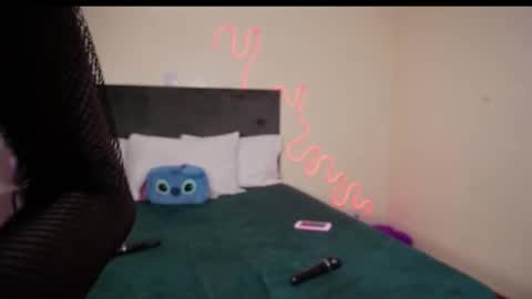 kikiNiaAria online show from 11, 12, 2024