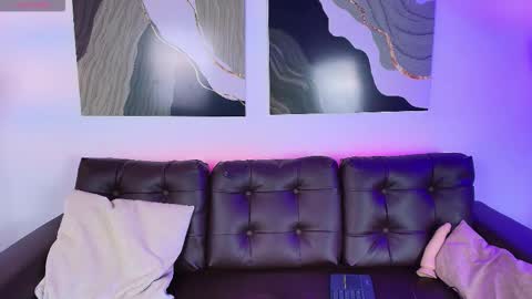 Snapshot of nia_blum chatting on 19, 11, 2025 Nia Blum online show from 19, 11, 2025