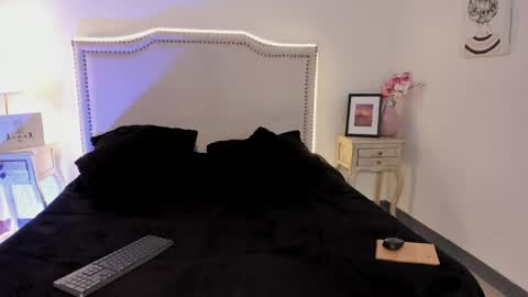 Nia Malkova online show from 20, 5, 2026