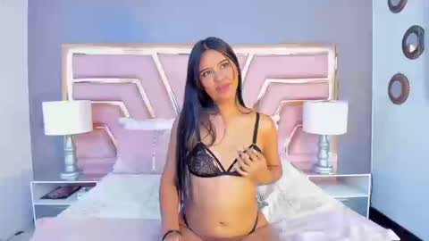 Nia  online show from 8, 9, 2025