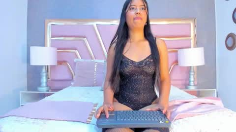 Nia  online show from 23, 9, 2025