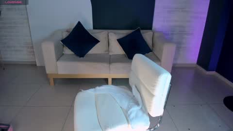 SQUIRTER DOLL    online show from 23, 12, 2024