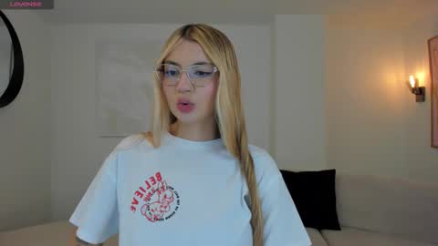 SQUIRTER DOLL    online show from 8, 2, 2026