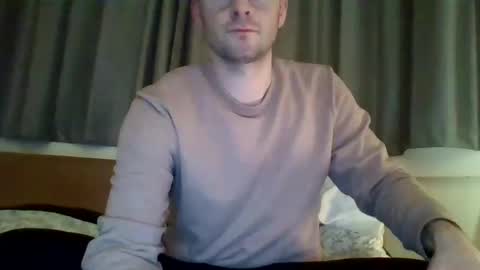 Snapshot of niallthewanderer chatting on 13, 12, 2024 niallthewanderer online show from 13, 12, 2024