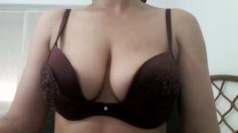 Snapshot of nicebrown chatting on 8, 7, 2026 Sfora online show from 8, 7, 2026