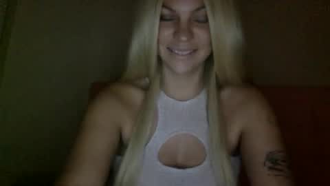 Snapshot of nicecolddrink2 chatting on 23, 11, 2025 Amber online show from 23, 11, 2025