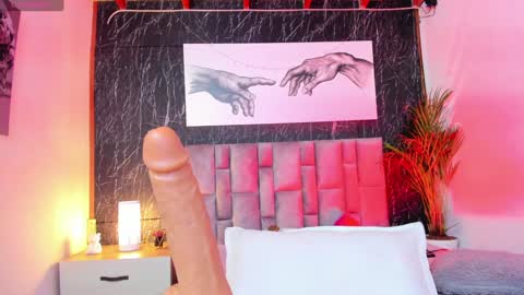 Nicolle  online show from 3, 2, 2025