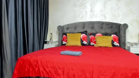 Snapshot of nicepussyfuckk18 chatting on 4, 12, 2024 Sophie online show from 4, 12, 2024