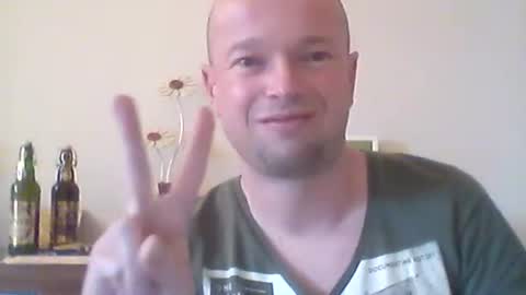 Snapshot of nick1990b chatting on 5, 3, 2025 nick1990b online show from 5, 3, 2025