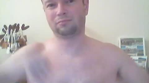 Snapshot of nick1990b chatting on 18, 12, 2025 nick1990b online show from 18, 12, 2025