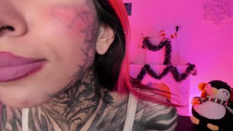 Snapshot of nicki_1 chatting on 29, 12, 2024   Help me reach 100 thumbs up online show from 29, 12, 2024