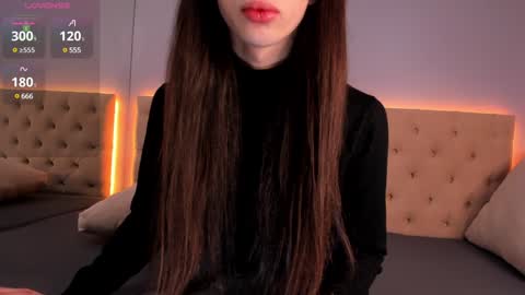 Nickie online show from 2, 2, 2025