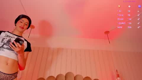 nickiwestt___ online show from 17, 6, 2026