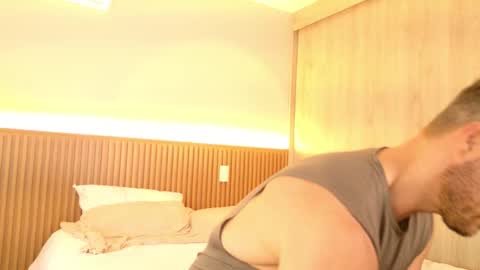 Snapshot of nickriverzxo chatting on 25, 10, 2025 nickriverzxo online show from 25, 10, 2025