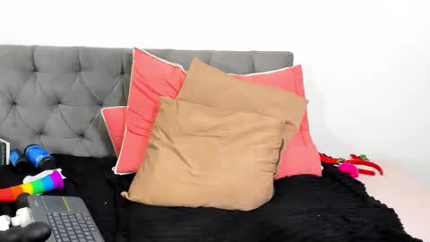 Nicky Brown online show from 7, 3, 2025