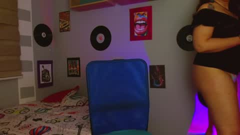 Snapshot of nicky_lucy_m chatting on 28, 12, 2024 lucy online show from 28, 12, 2024