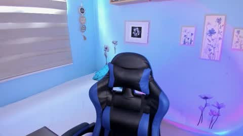 Snapshot of nicky_lucy_m chatting on 14, 10, 2025 lucy online show from 14, 10, 2025