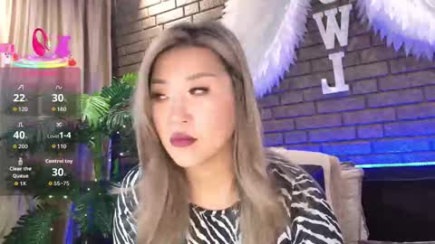 Snapshot of nicky_owl chatting on 16, 10, 2025 Today is my 41st birthday And in 2 hours Im waiting for you on the stream Stock up on tokens and a good mood Nicky online show from 16, 10, 2025