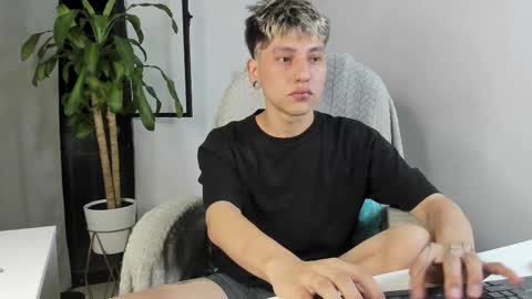 Nico  online show from 15, 11, 2025