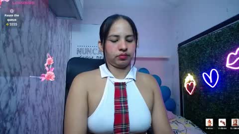 nicol_ross19 online show from 25, 5, 2026