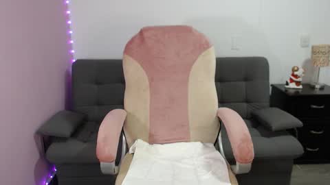 Snapshot of nicol_storm chatting on 23, 11, 2025 nicole Storm online show from 23, 11, 2025