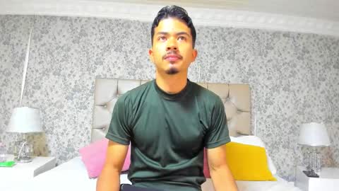 Snapshot of nicolaikarav chatting on 26, 11, 2025 Nicolai online show from 26, 11, 2025