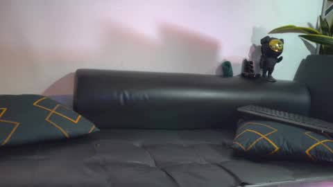 Snapshot of nicolas_veiny chatting on 17, 12, 2025 Nicolas online show from 17, 12, 2025