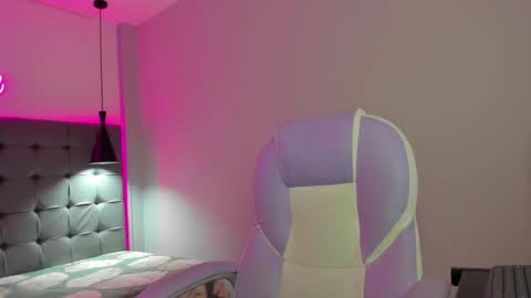 nicolasferrer18 online show from 2, 11, 2025