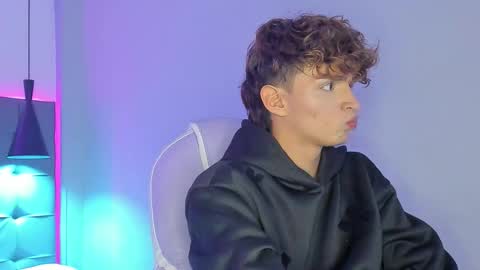 nicolasferrer18 online show from 3, 12, 2025