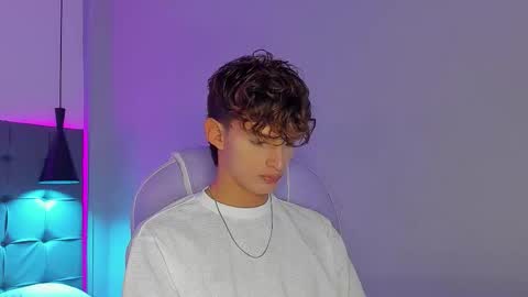 nicolasferrer18 online show from 4, 12, 2025