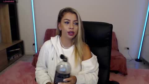 Nico online show from 4, 10, 2025