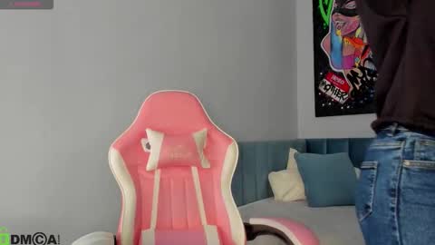 GMT7TueWedThSu 0300am-0900am. Sa 1000am-0400pm online show from 15, 12, 2025