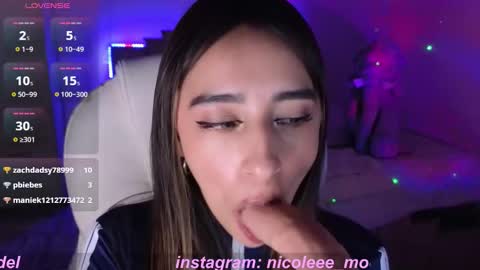 Snapshot of nicole_edwards chatting on 23, 9, 2025 Nicole online show from 23, 9, 2025