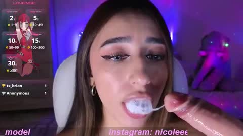 Snapshot of nicole_edwards chatting on 27, 9, 2025 Nicole online show from 27, 9, 2025