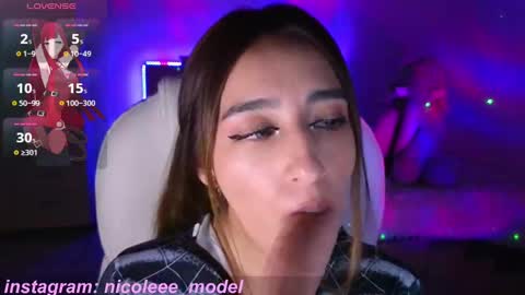 Snapshot of nicole_edwards chatting on 1, 10, 2025 Nicole online show from 1, 10, 2025