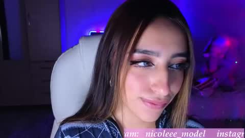 Snapshot of nicole_edwards chatting on 5, 11, 2025 Nicole online show from 5, 11, 2025