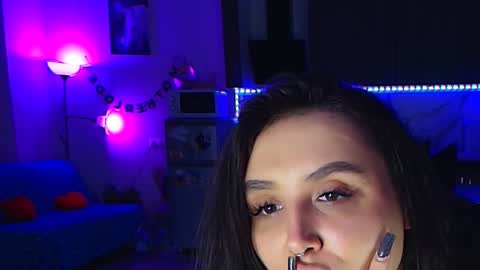 Kitty Nikki online show from 28, 1, 2025