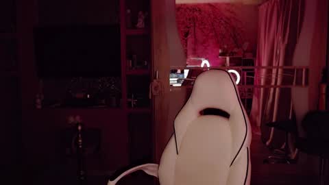 Nicole online show from 8, 3, 2026