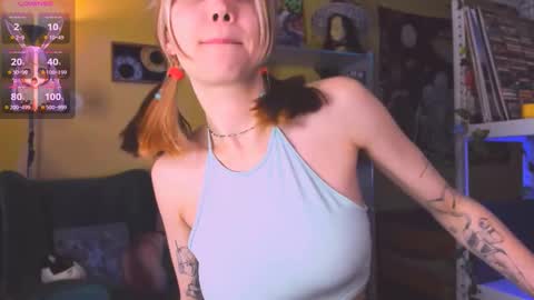 Snapshot of nicole_matt chatting on 12, 10, 2025 Nicole online show from 12, 10, 2025