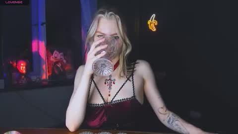 Snapshot of nicole_matt chatting on 1, 11, 2025 Nicole online show from 1, 11, 2025