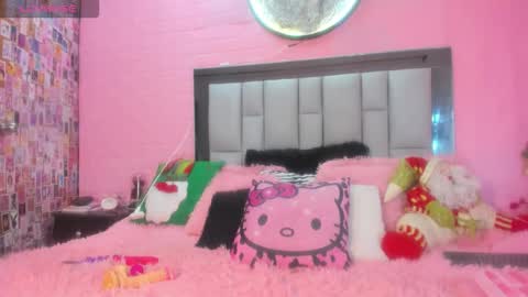 nicole_rosales online show from 19, 12, 2025